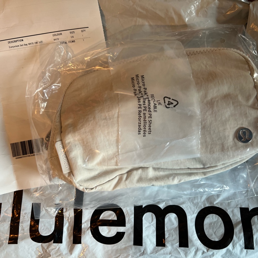 lululemon everywhere belt bag white opal NWT